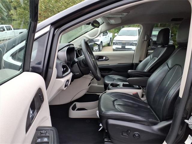 used 2022 Chrysler Pacifica car, priced at $19,984