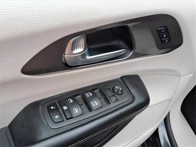 used 2022 Chrysler Pacifica car, priced at $18,471