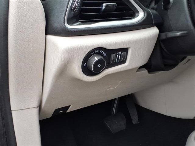 used 2022 Chrysler Pacifica car, priced at $19,984