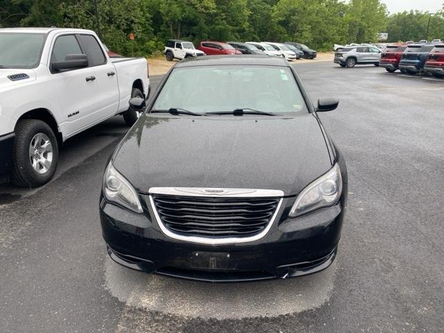 used 2011 Chrysler 200 car