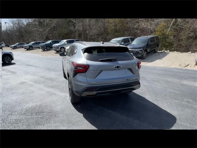 new 2025 Chevrolet Trax car, priced at $25,940