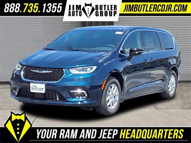 new 2025 Chrysler Pacifica car, priced at $38,087