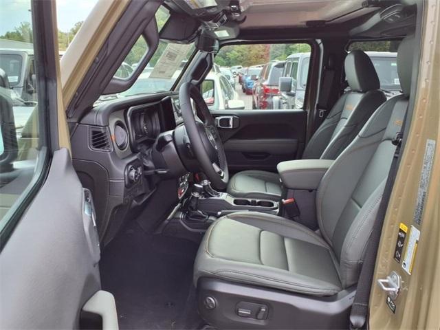 new 2025 Jeep Gladiator car, priced at $47,587