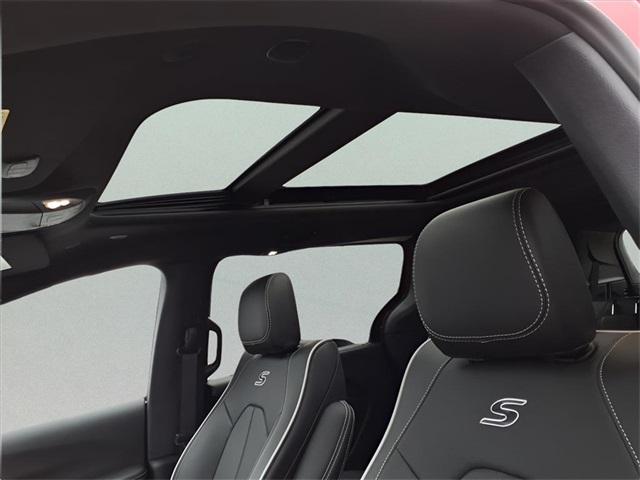 new 2026 Chrysler Pacifica car, priced at $46,693