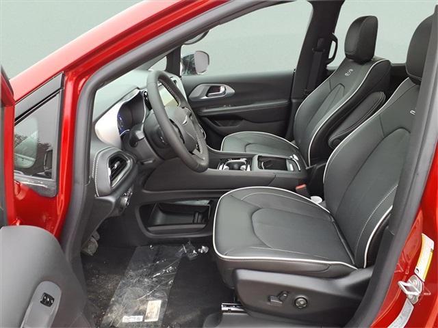 new 2026 Chrysler Pacifica car, priced at $46,693