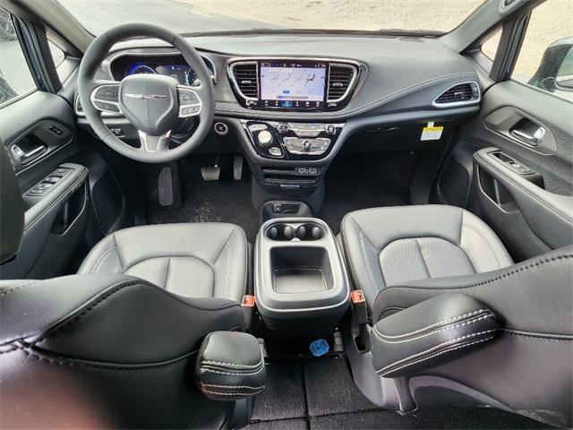 new 2025 Chrysler Pacifica car, priced at $38,828