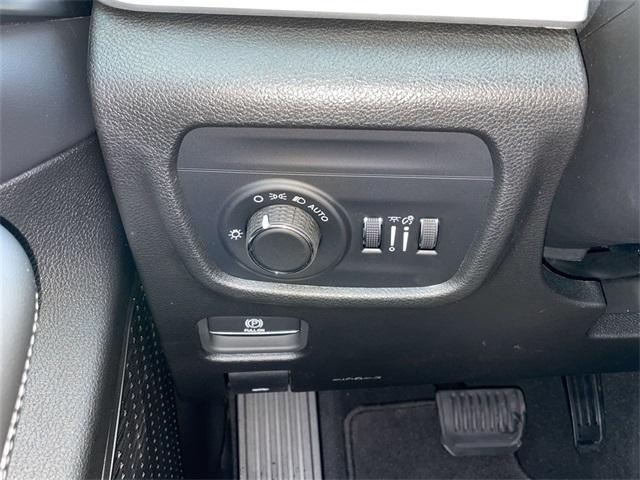 used 2024 Jeep Grand Cherokee car, priced at $38,837
