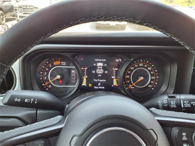 new 2025 Jeep Wrangler car, priced at $46,583