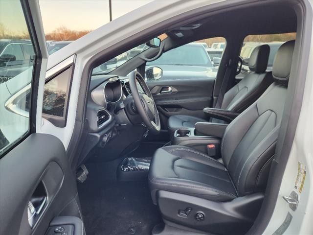 new 2025 Chrysler Voyager car, priced at $37,016