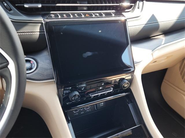 new 2025 Jeep Grand Cherokee L car, priced at $41,997