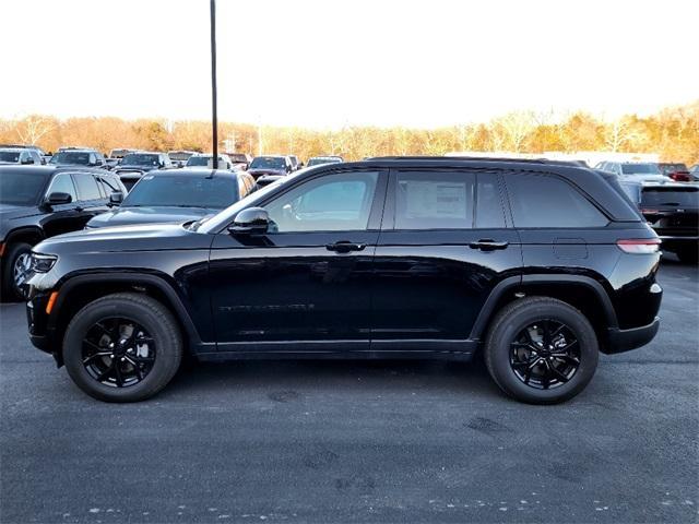 new 2025 Jeep Grand Cherokee car, priced at $37,642