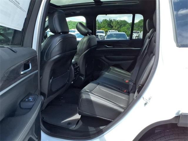 new 2025 Jeep Grand Cherokee car, priced at $45,487