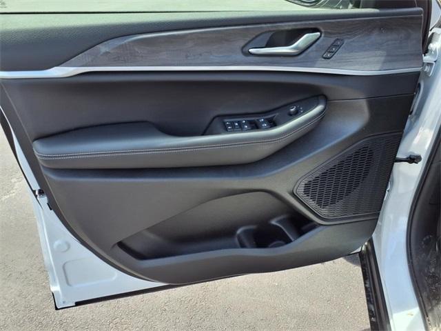 new 2025 Jeep Grand Cherokee car, priced at $45,487
