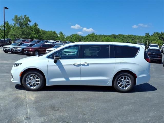 new 2025 Chrysler Pacifica car, priced at $37,719