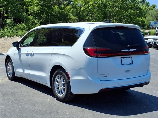 new 2025 Chrysler Pacifica car, priced at $37,719