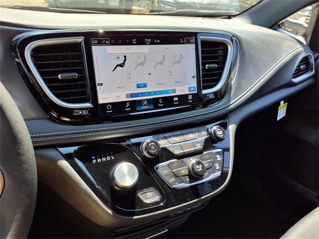new 2025 Chrysler Pacifica car, priced at $37,719