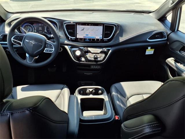 new 2025 Chrysler Pacifica car, priced at $37,719