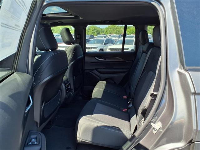 new 2025 Jeep Grand Cherokee car, priced at $37,434