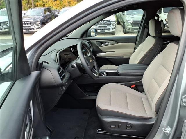 used 2025 Chevrolet Traverse car, priced at $38,924