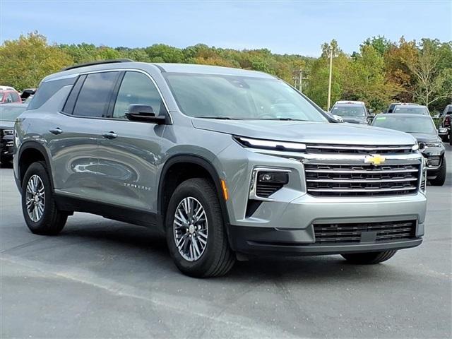 used 2025 Chevrolet Traverse car, priced at $38,924