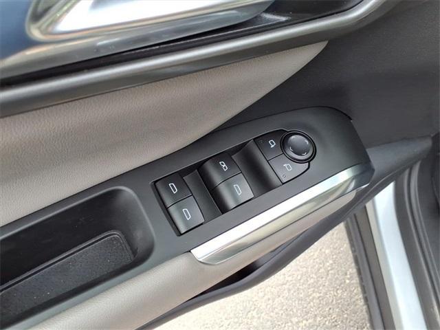 used 2025 Chevrolet Traverse car, priced at $38,924