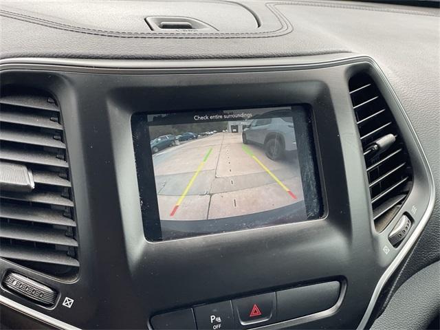 used 2019 Jeep Cherokee car, priced at $15,563