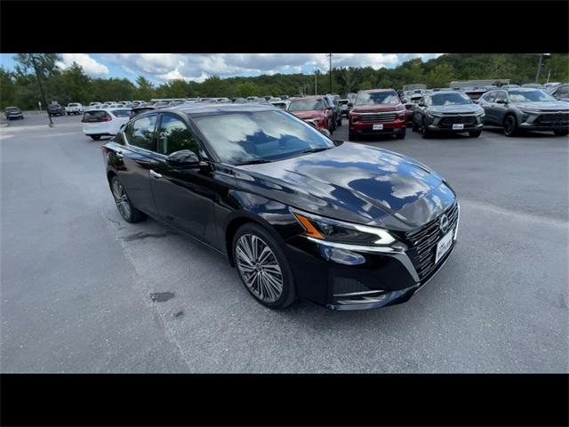 used 2023 Nissan Altima car, priced at $25,949
