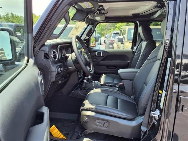 new 2025 Jeep Gladiator car, priced at $42,037
