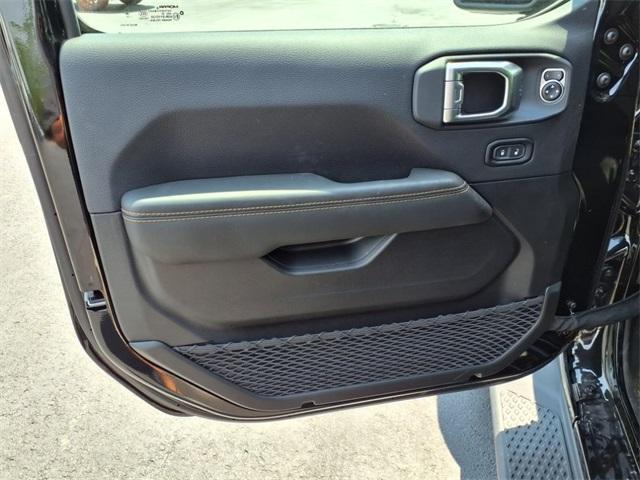 new 2025 Jeep Gladiator car, priced at $42,037
