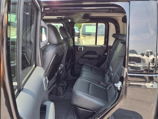new 2025 Jeep Gladiator car, priced at $42,037