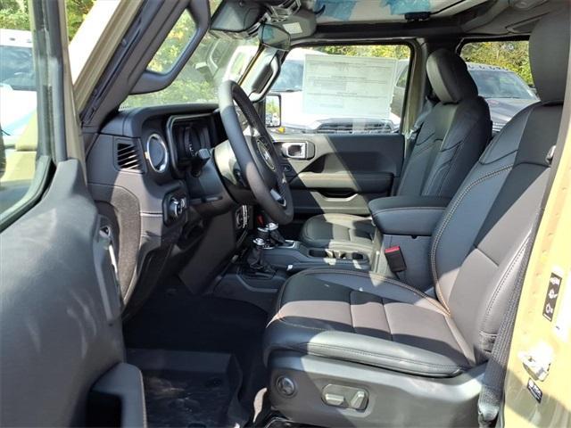 new 2025 Jeep Gladiator car, priced at $40,959