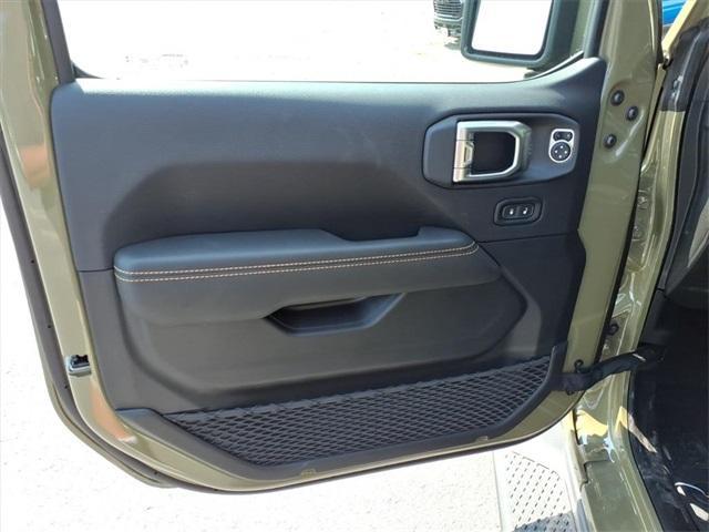 new 2025 Jeep Gladiator car, priced at $40,959