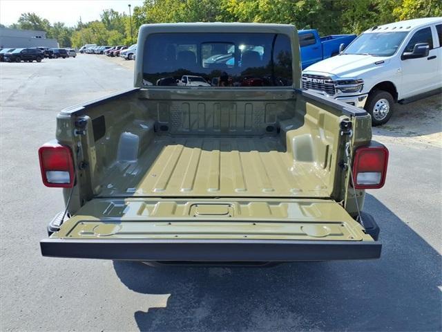 new 2025 Jeep Gladiator car, priced at $40,959