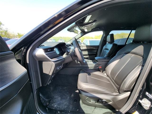 new 2025 Jeep Grand Cherokee car, priced at $42,597