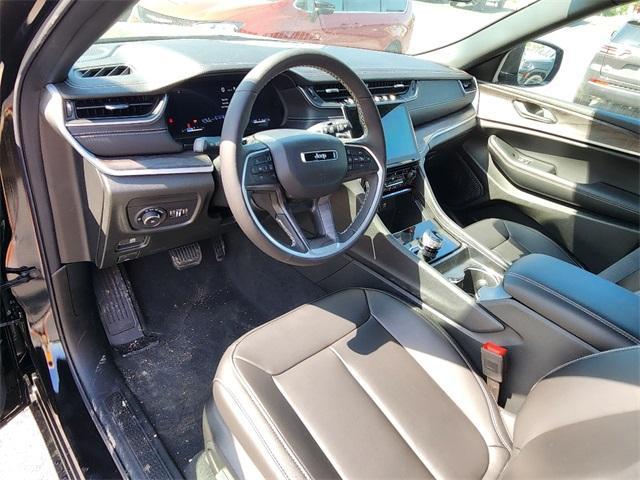 new 2025 Jeep Grand Cherokee car, priced at $42,597