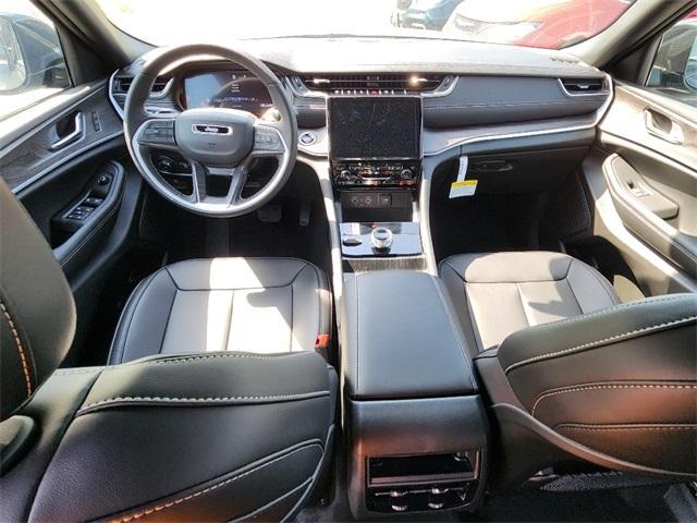 new 2025 Jeep Grand Cherokee car, priced at $42,597