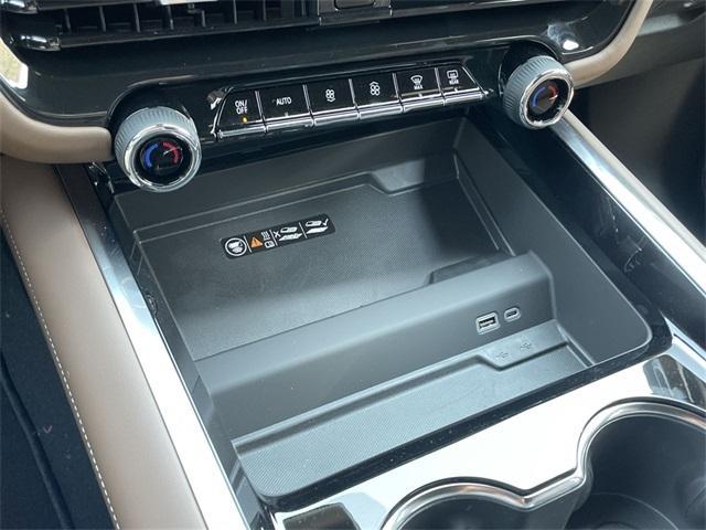 new 2025 Chevrolet Suburban car, priced at $89,635