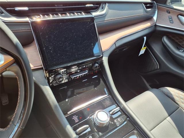 new 2025 Jeep Grand Cherokee car, priced at $57,249