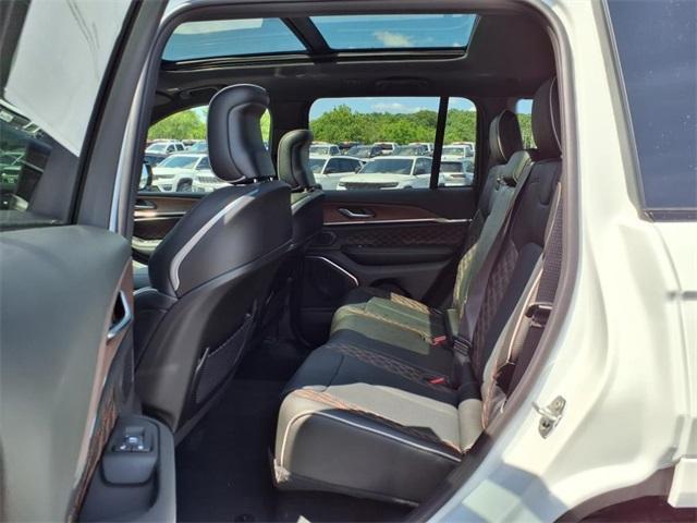 new 2025 Jeep Grand Cherokee car, priced at $57,249