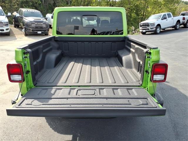 new 2025 Jeep Gladiator car, priced at $41,442
