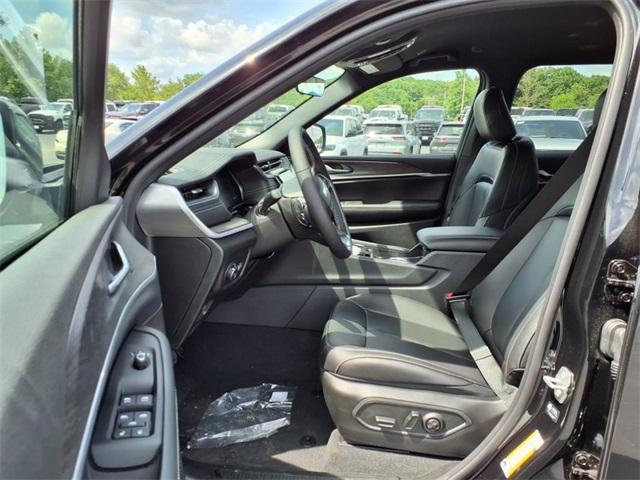 new 2025 Jeep Grand Cherokee L car, priced at $41,235