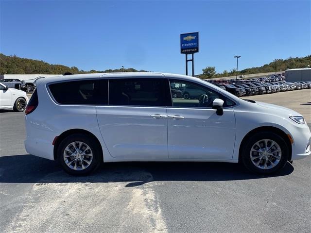 used 2023 Chrysler Pacifica car, priced at $34,991