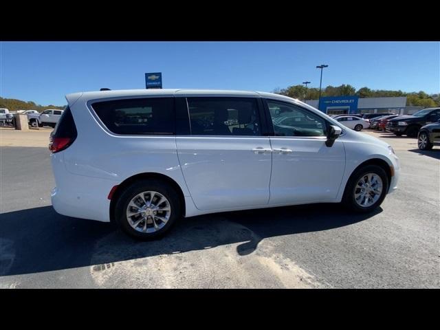 used 2023 Chrysler Pacifica car, priced at $34,991