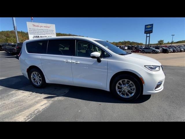 used 2023 Chrysler Pacifica car, priced at $34,991