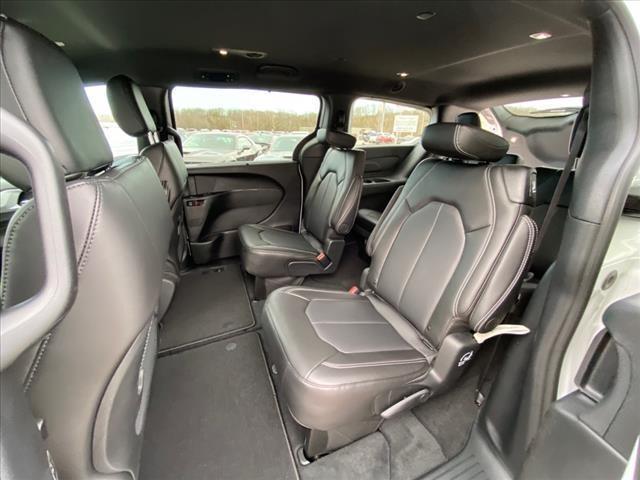 new 2024 Chrysler Pacifica car, priced at $41,539