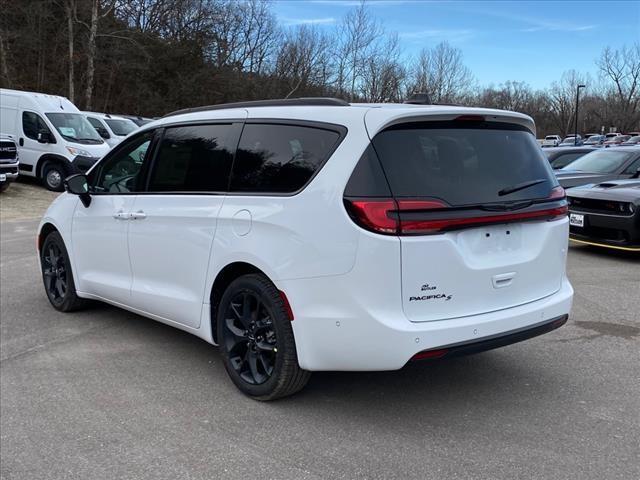 new 2024 Chrysler Pacifica car, priced at $41,539