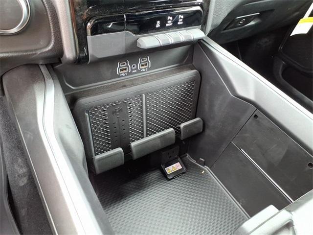 new 2025 Ram 1500 car, priced at $45,412
