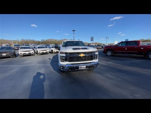 new 2025 Chevrolet Silverado 3500 car, priced at $68,880