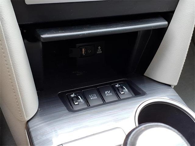 used 2012 Toyota Camry Hybrid car, priced at $8,681