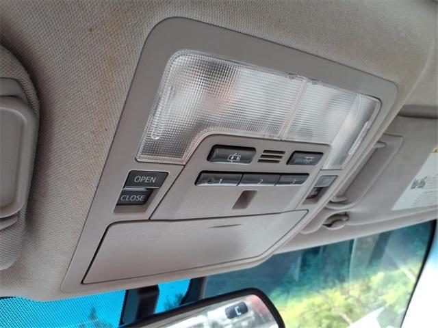 used 2012 Toyota Camry Hybrid car, priced at $9,500